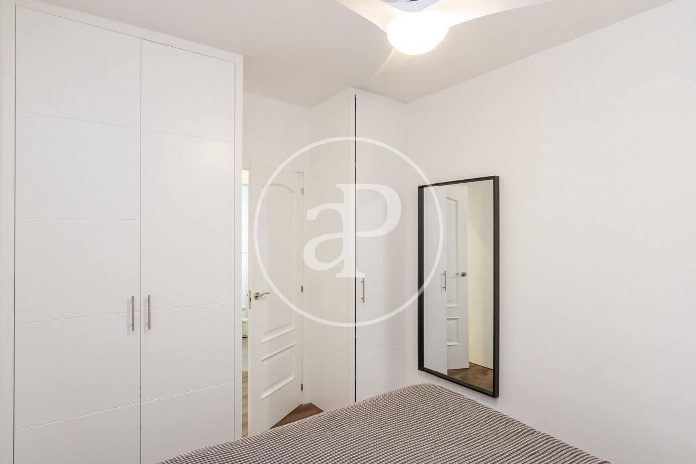 Apartamento de 2 habitaciones en Madrid ciudad en alquiler - 1.900 € (Ref: 9616159)
