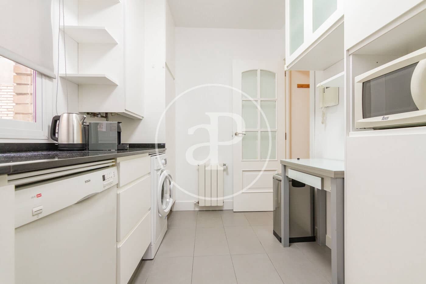 Apartamento de 2 habitaciones en Madrid ciudad en alquiler - 1.900 € (Ref: 9616159)