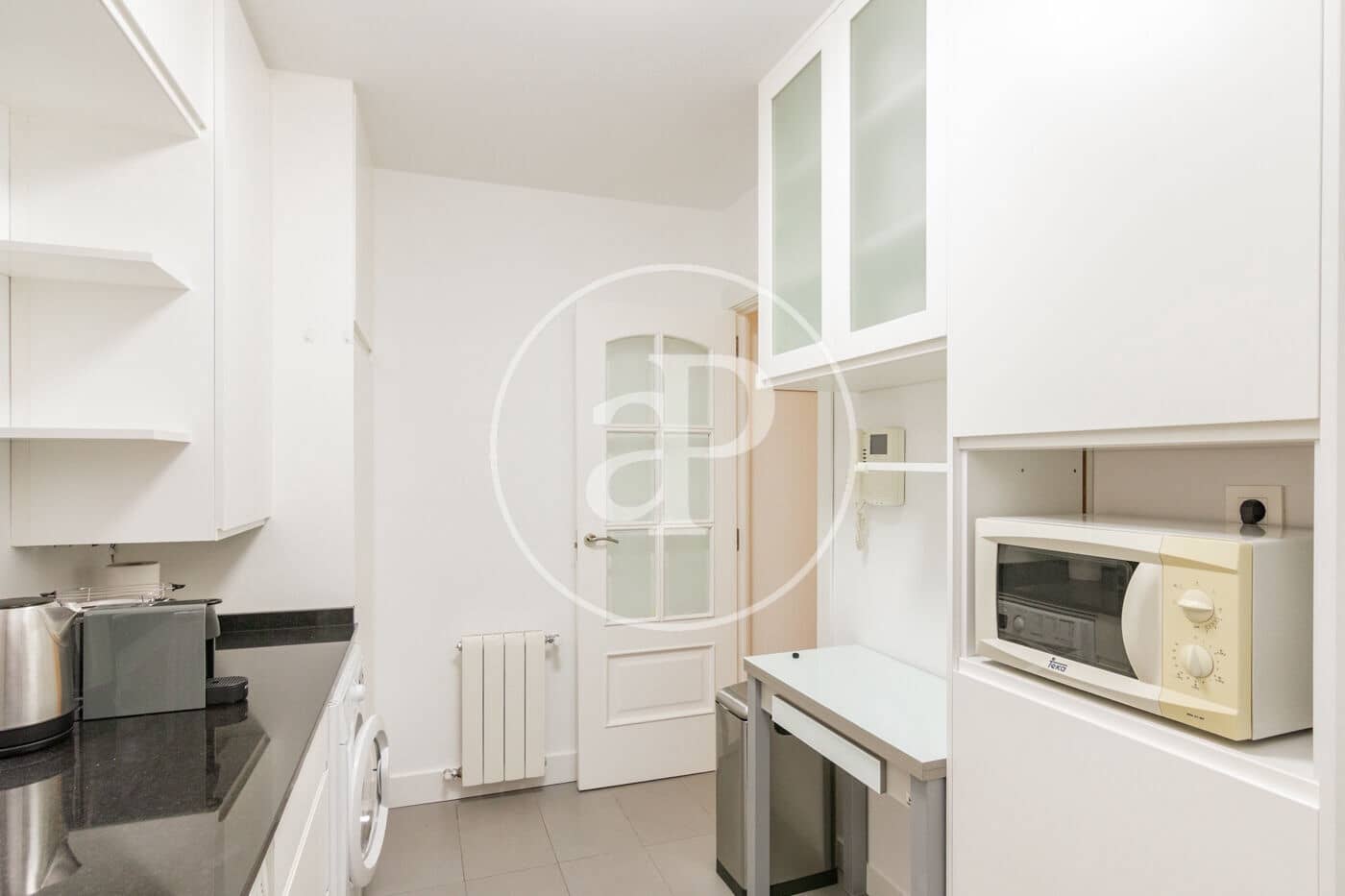 Apartamento de 2 habitaciones en Madrid ciudad en alquiler - 1.900 € (Ref: 9616159)