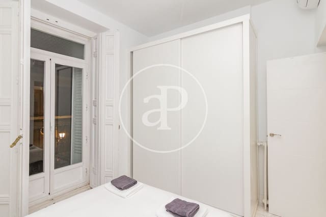 2 bedroom Apartment for sale in Argüelles, Madrid city - € 620,000 (Ref: 9619590)