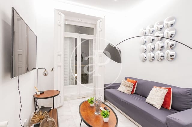 2 bedroom Apartment for sale in Argüelles, Madrid city - € 620,000 (Ref: 9619590)