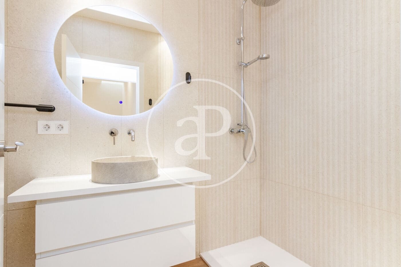 4 slaapkamer Appartement te koop in Madrid stad - € 822.000 (Ref: 9627570)