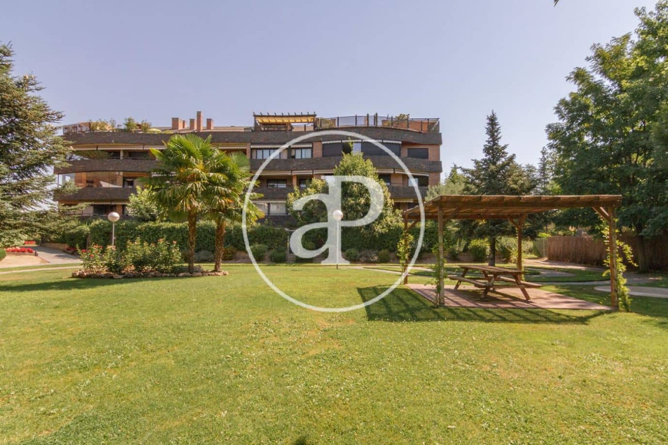 2 makuuhuone Huoneisto vuokrattavana paikassa La Moraleja mukana uima-altaan - 2 600 € (Ref: 9630349)