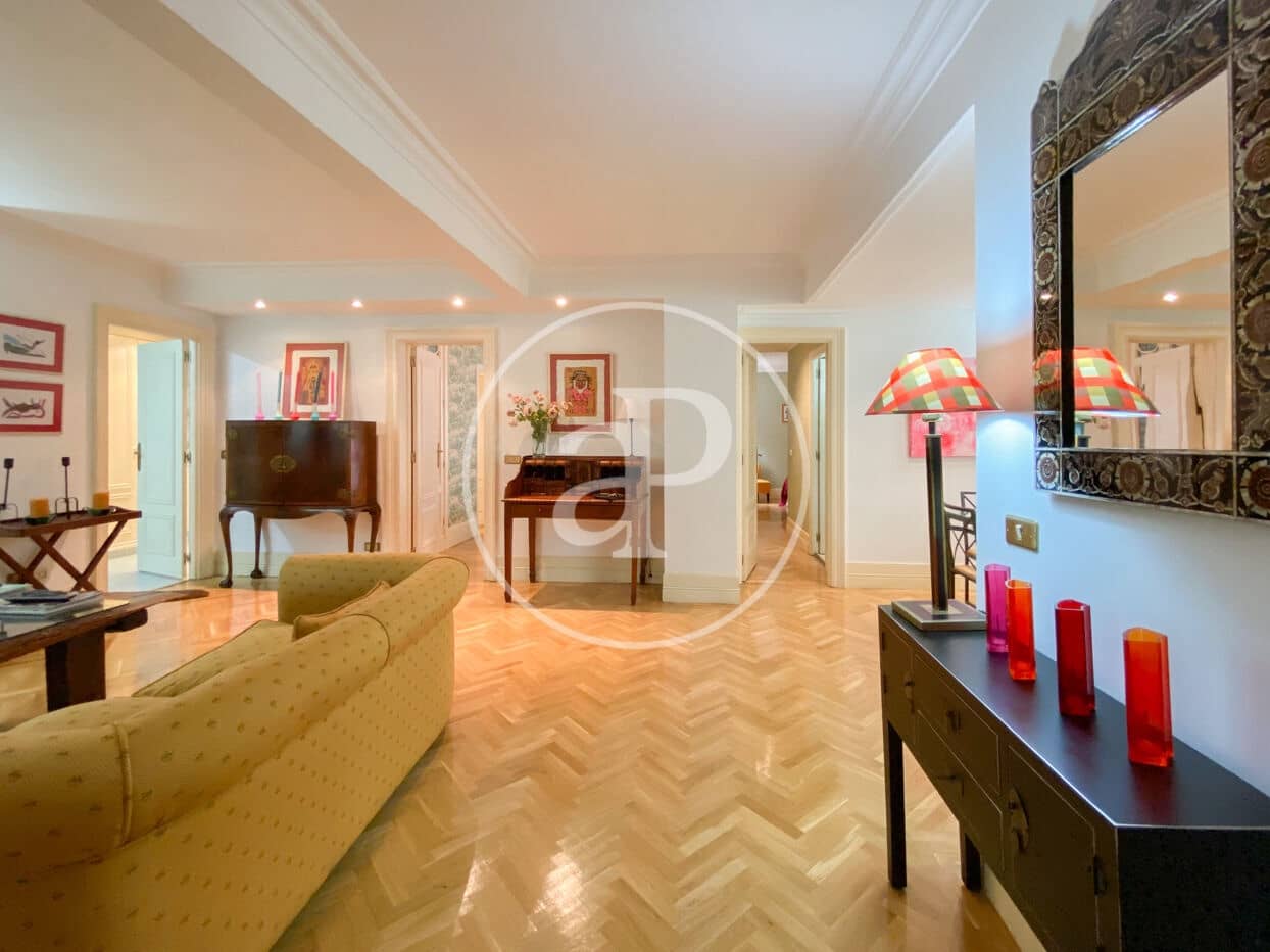 3 makuuhuone Huoneisto vuokrattavana paikassa Madrid kaupunki - 2 800 € (Ref: 9630350)