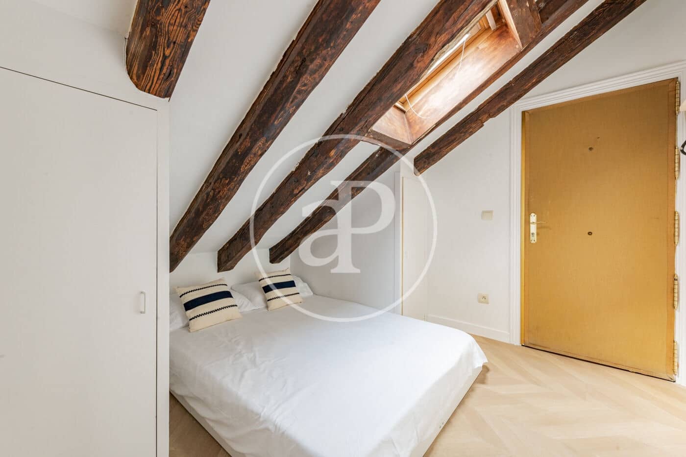 1 bedroom Penthouse for rent in Madrid city - € 1,400 (Ref: 9630351)