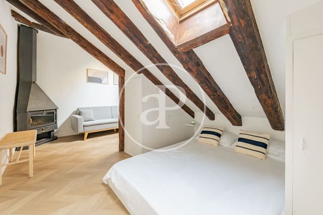 1 slaapkamer Penthouse te huur in Palacio, Madrid stad - € 1.400 (Ref: 9630351)