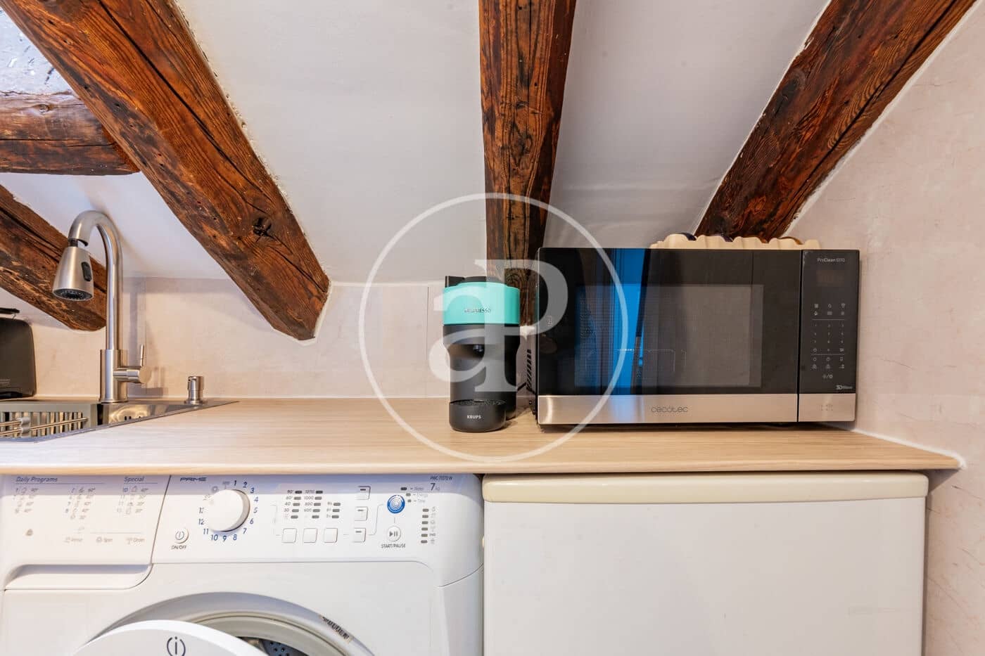 1 bedroom Penthouse for rent in Madrid city - € 1,400 (Ref: 9630351)