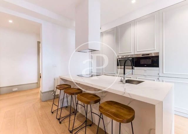 2 makuuhuone Huoneisto vuokrattavana paikassa Justicia, Madrid kaupunki - 4 500 € (Ref: 9630352)