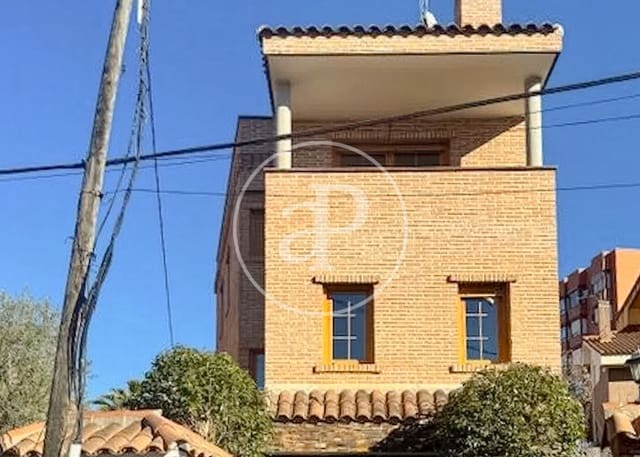 5 soveværelse Villa til salg i Valdezarza, Madrid by med swimmingpool - € 1.368.000 (Ref: 9630354)