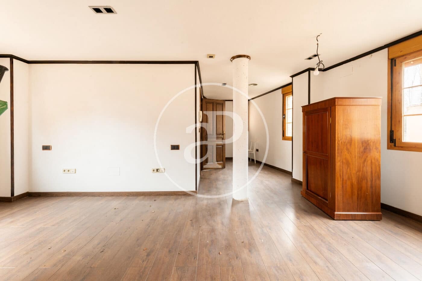 5 slaapkamer Villa te koop in Madrid stad met zwembad - € 1.335.000 (Ref: 9630354)