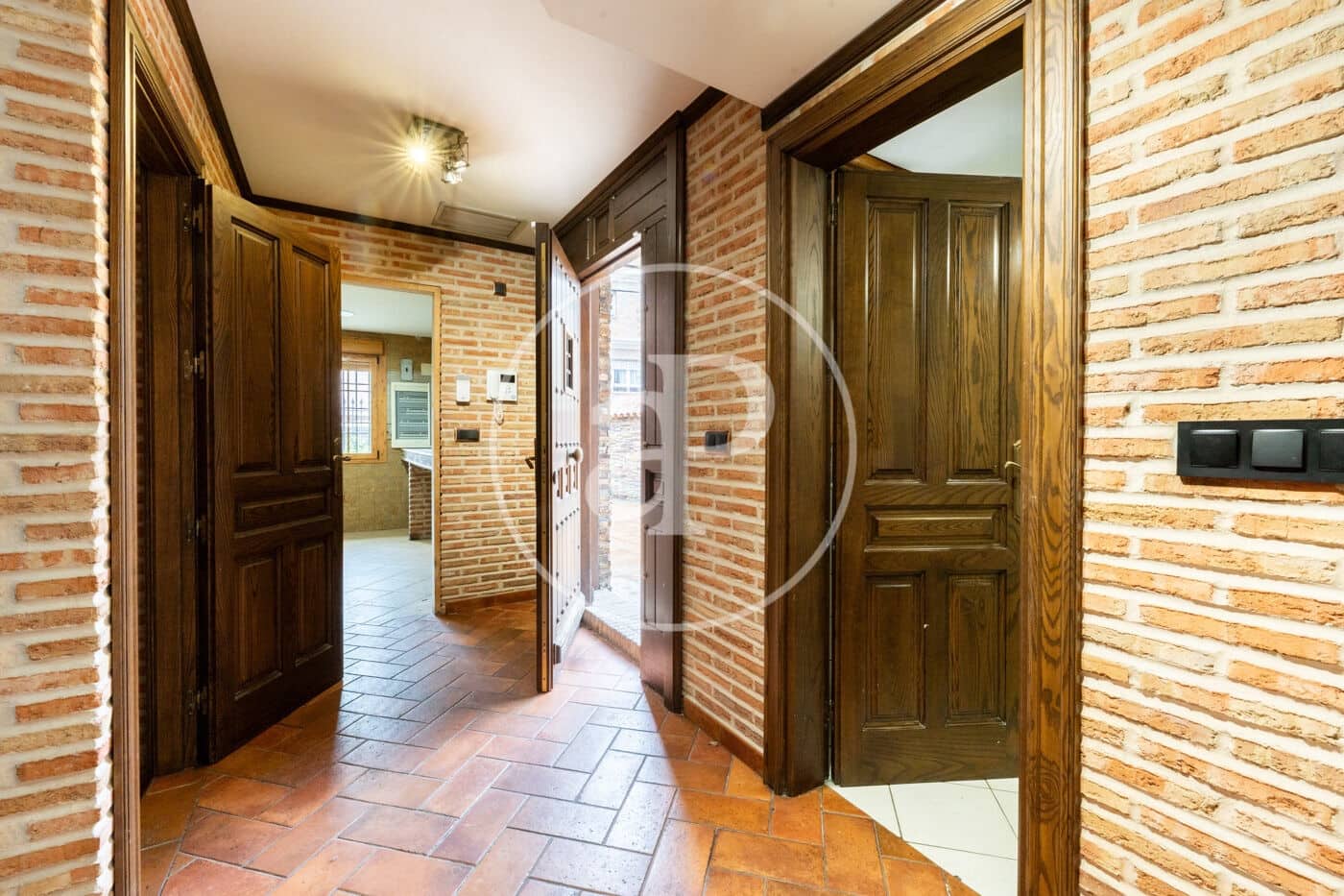 5 slaapkamer Villa te koop in Madrid stad met zwembad - € 1.335.000 (Ref: 9630354)