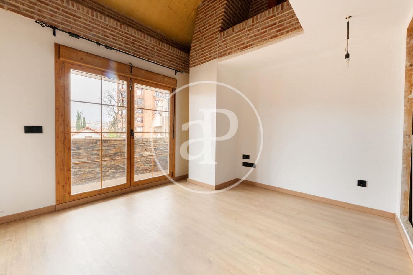 5 slaapkamer Villa te koop in Madrid stad met zwembad - € 1.335.000 (Ref: 9630354)