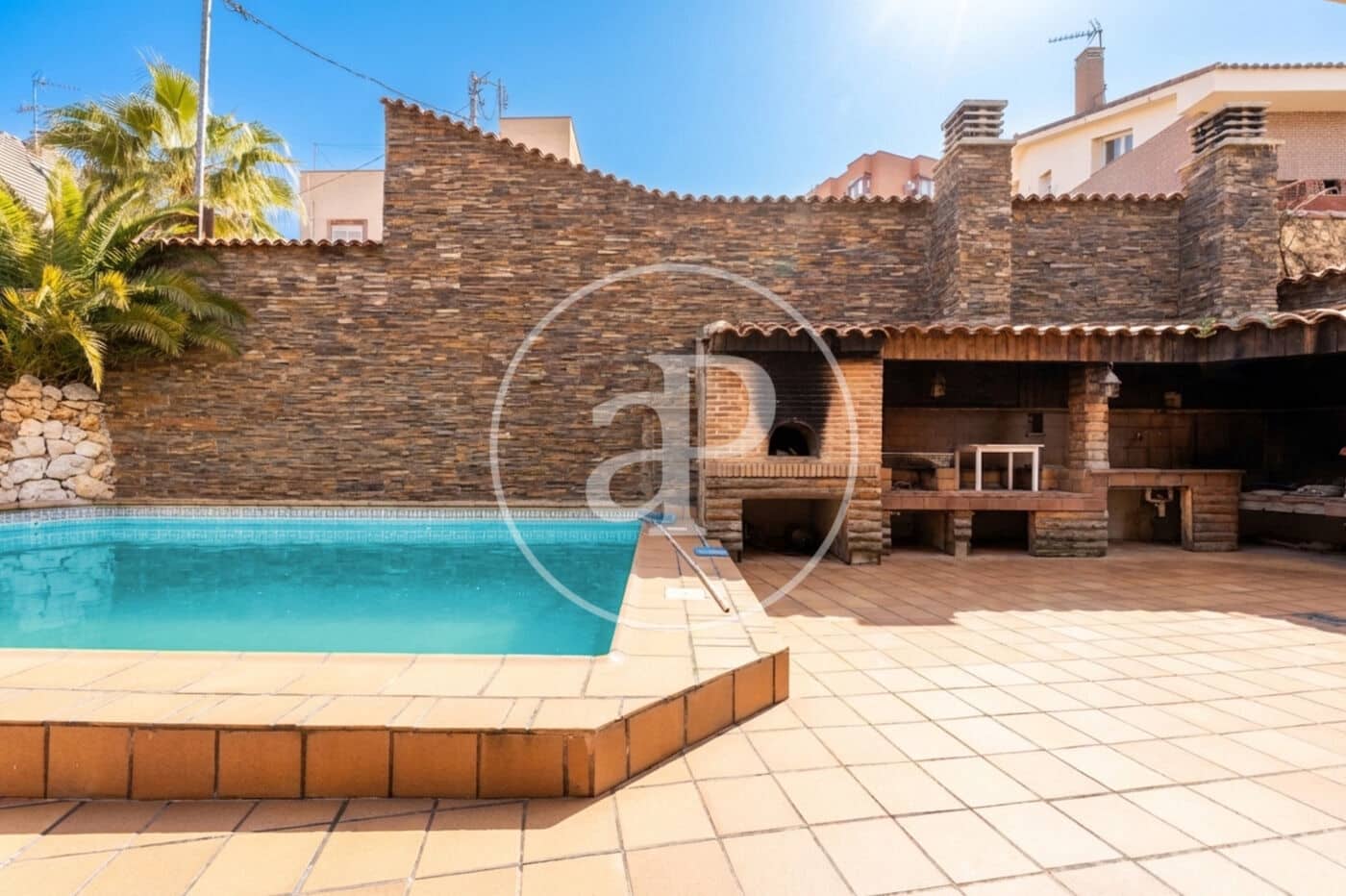 5 slaapkamer Villa te koop in Madrid stad met zwembad - € 1.335.000 (Ref: 9630354)