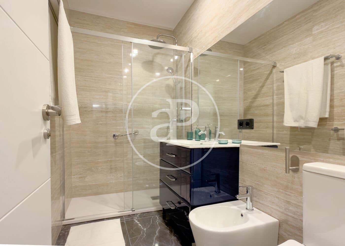 2 quarto Apartamento para arrendar em Madrid cidade - 2 000 € (Ref: 9634589)