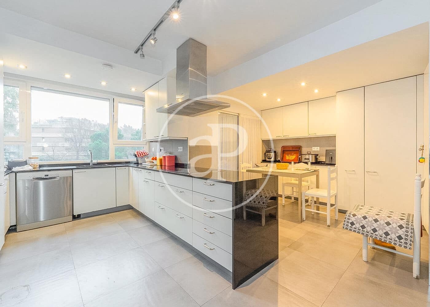 3 bedroom Apartment for sale in La Moraleja with pool - € 1,690,000 (Ref: 9634592)