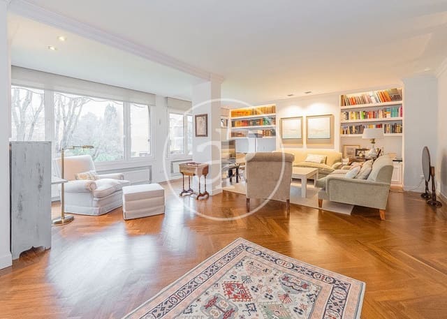 Apartamento de 3 habitaciones en La Moraleja, Alcobendas en venta con piscina - 1.690.000 € (Ref: 9634592)