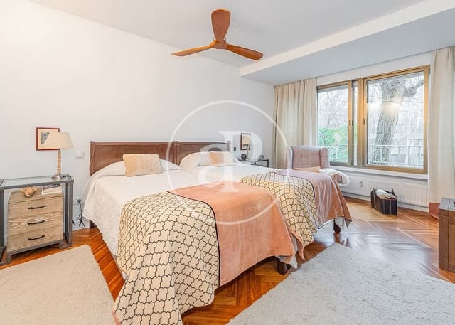 Apartamento de 3 habitaciones en La Moraleja, Alcobendas en venta con piscina - 1.690.000 € (Ref: 9634592)