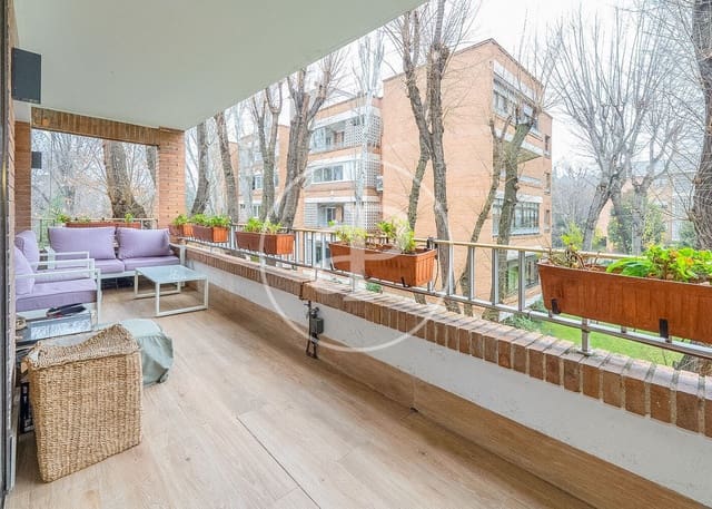 Apartamento de 3 habitaciones en La Moraleja, Alcobendas en venta con piscina - 1.690.000 € (Ref: 9634592)