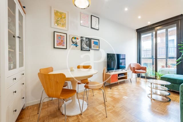 Apartamento de 2 habitaciones en Embajadores, Madrid ciudad en venta - 525.000 € (Ref: 9637617)