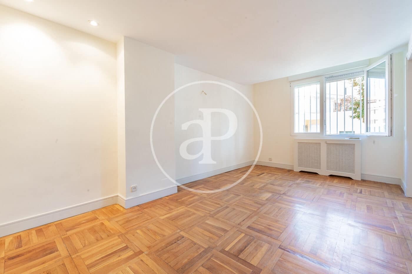 3 slaapkamer Appartement te huur in Madrid stad - € 3.200 (Ref: 9637619)