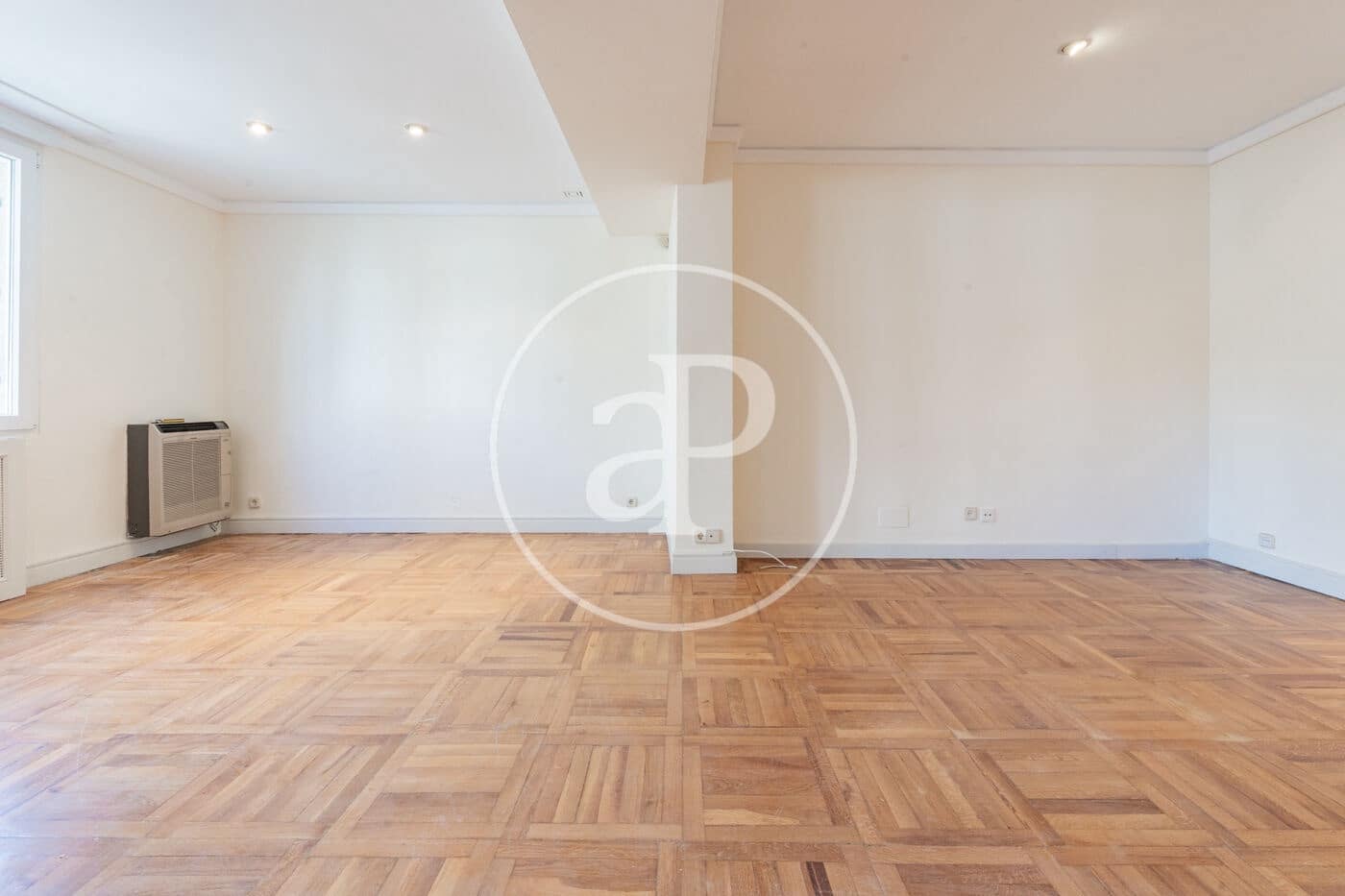 3 slaapkamer Appartement te huur in Madrid stad - € 3.200 (Ref: 9637619)