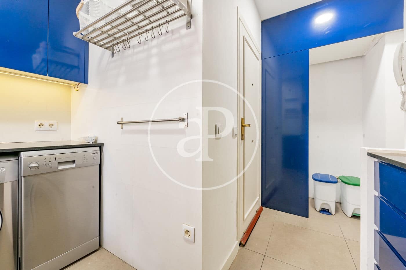 3 slaapkamer Appartement te huur in Madrid stad - € 3.200 (Ref: 9637619)
