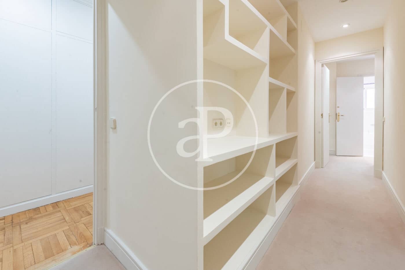 3 slaapkamer Appartement te huur in Madrid stad - € 3.200 (Ref: 9637619)