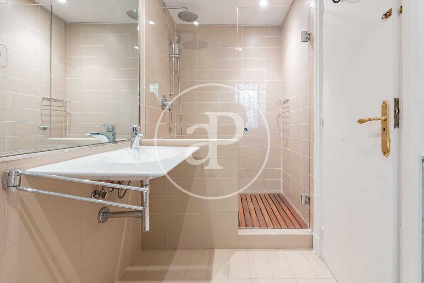 3 slaapkamer Appartement te huur in Madrid stad - € 3.200 (Ref: 9637619)