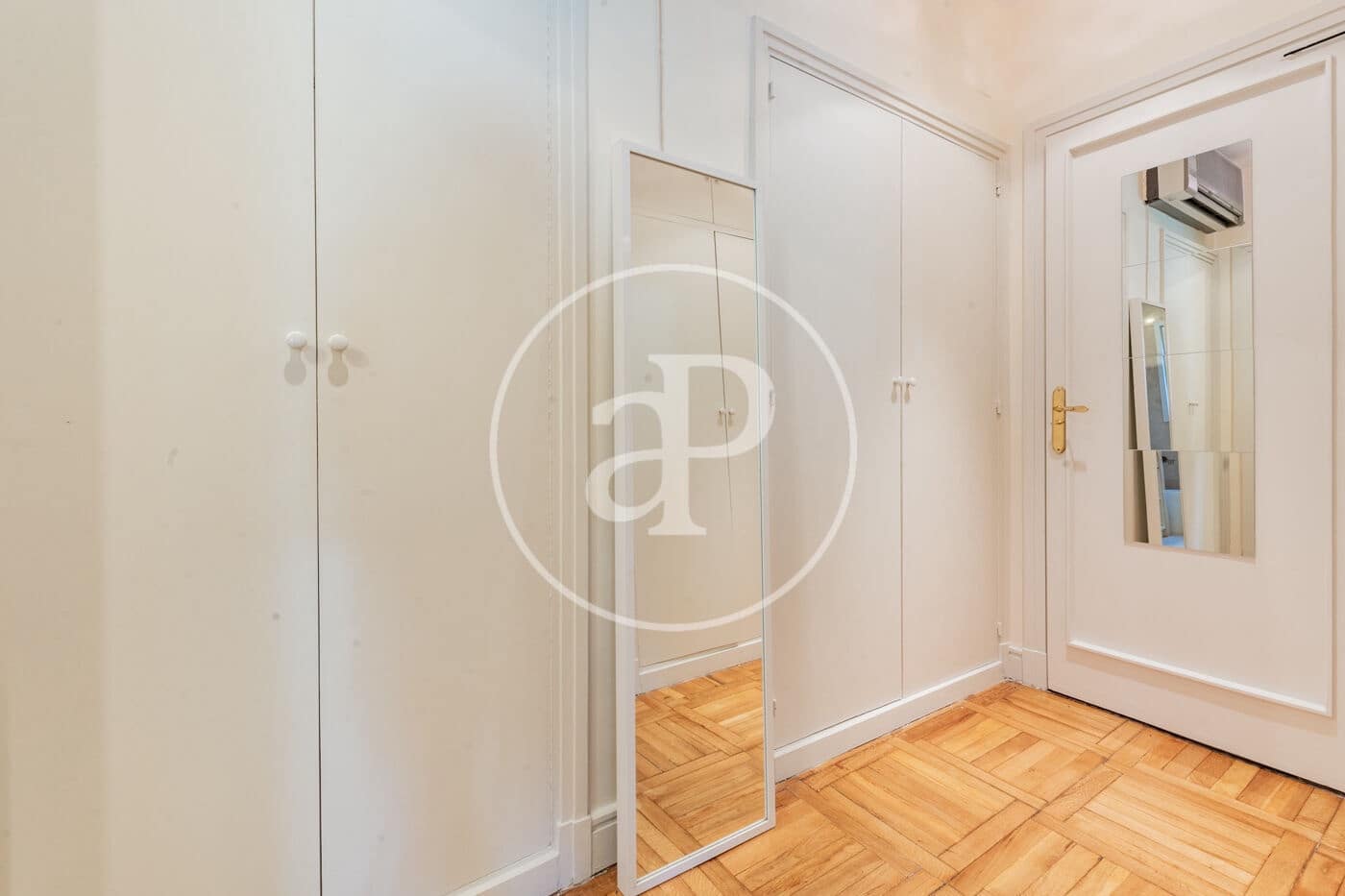 3 slaapkamer Appartement te huur in Madrid stad - € 3.200 (Ref: 9637619)