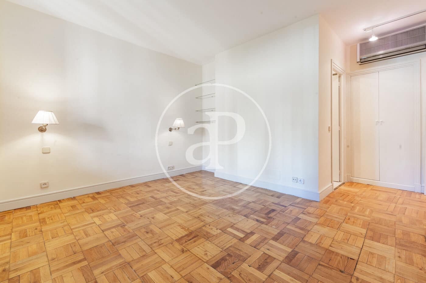 3 slaapkamer Appartement te huur in Madrid stad - € 3.200 (Ref: 9637619)