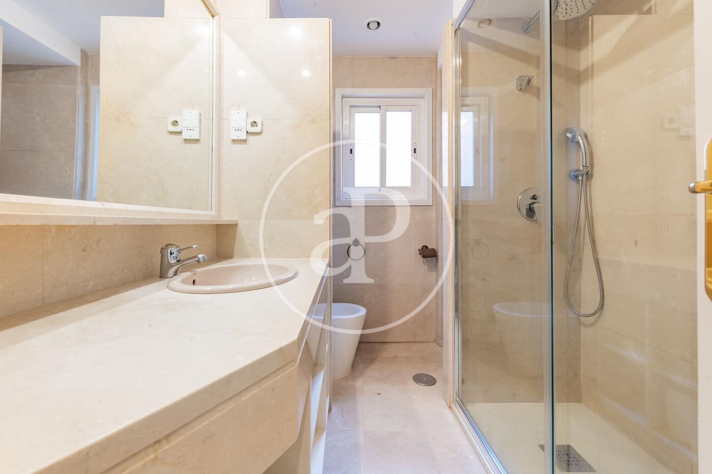 3 slaapkamer Appartement te huur in Madrid stad - € 3.200 (Ref: 9637619)