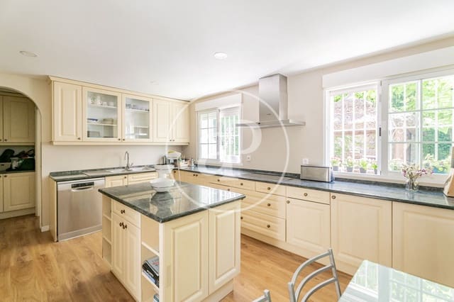 5 makuuhuone Huvila myytävänä paikassa Las Rozas de Madrid mukana uima-altaan - 1 950 000 € (Ref: 9639494)