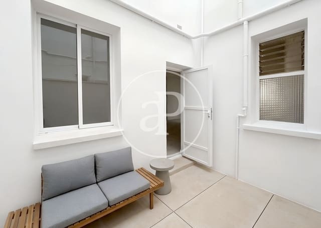 2 bedroom Apartment for sale in Ciudad Jardín, Madrid city - € 475,000 (Ref: 9645035)