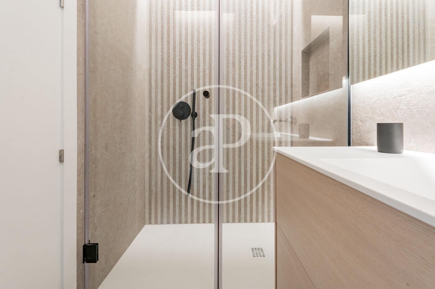 Apartamento de 3 habitaciones en Madrid ciudad en venta - 2.920.000 € (Ref: 9645037)