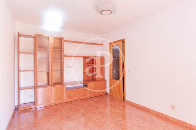 3 slaapkamer Appartement te huur in Valverde, Madrid stad - € 1.300 (Ref: 9652015)
