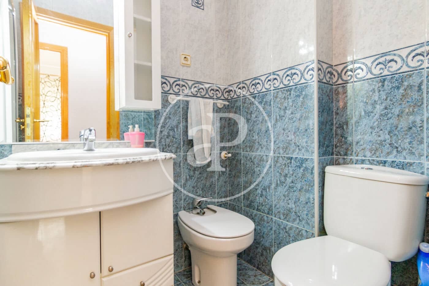 3 slaapkamer Appartement te huur in Madrid stad - € 1.300 (Ref: 9652015)