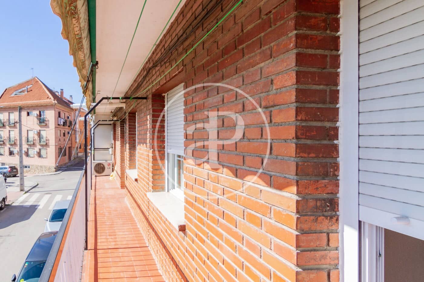 3 slaapkamer Appartement te huur in Madrid stad - € 1.300 (Ref: 9652015)