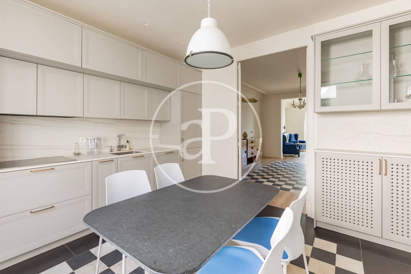 3 quarto Apartamento para arrendar em Madrid cidade - 8 000 € (Ref: 9652016)