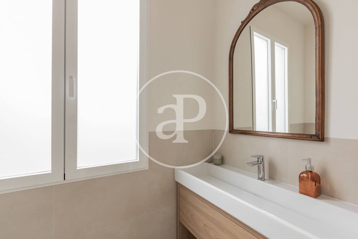 3 quarto Apartamento para arrendar em Madrid cidade - 8 000 € (Ref: 9652016)