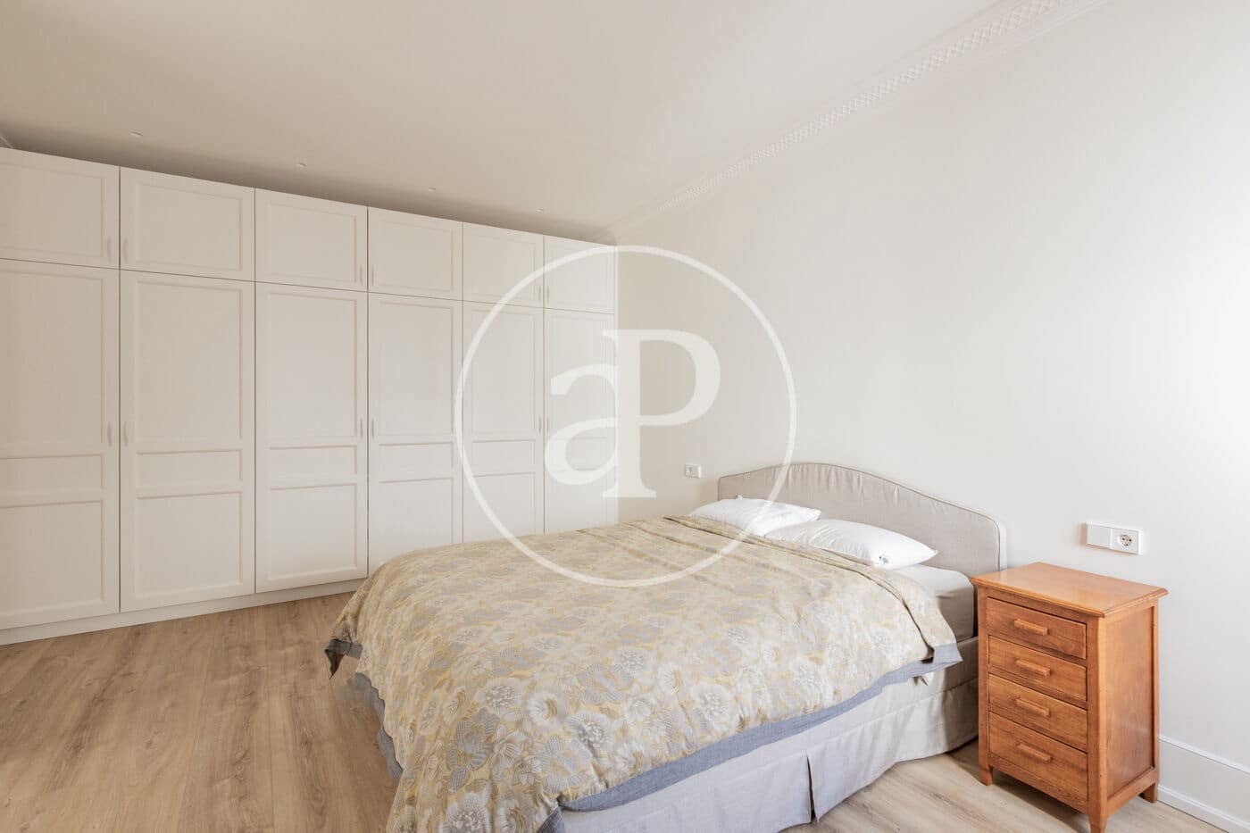 3 quarto Apartamento para arrendar em Madrid cidade - 8 000 € (Ref: 9652016)