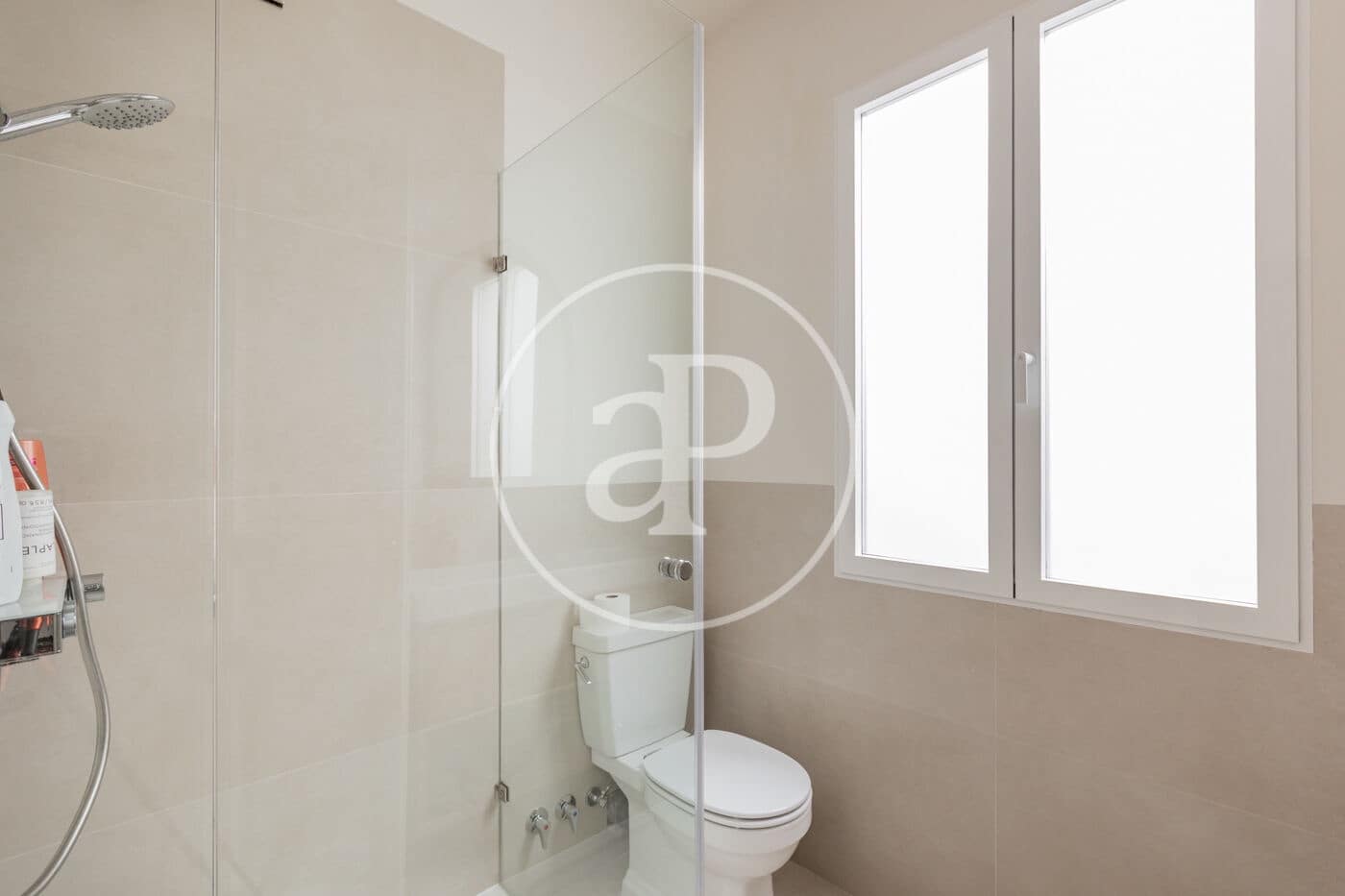 3 quarto Apartamento para arrendar em Madrid cidade - 8 000 € (Ref: 9652016)