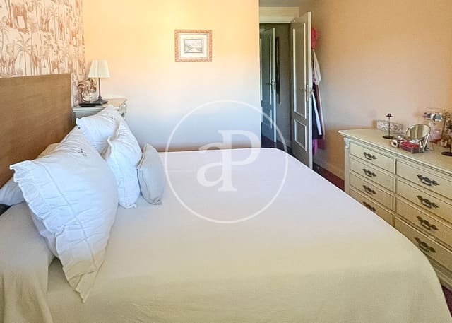 3 sypialnia Apartament do wynajęcia w Alameda de Osuna, Miasto Madryt z basenem - 3 000 € (Ref: 9656107)