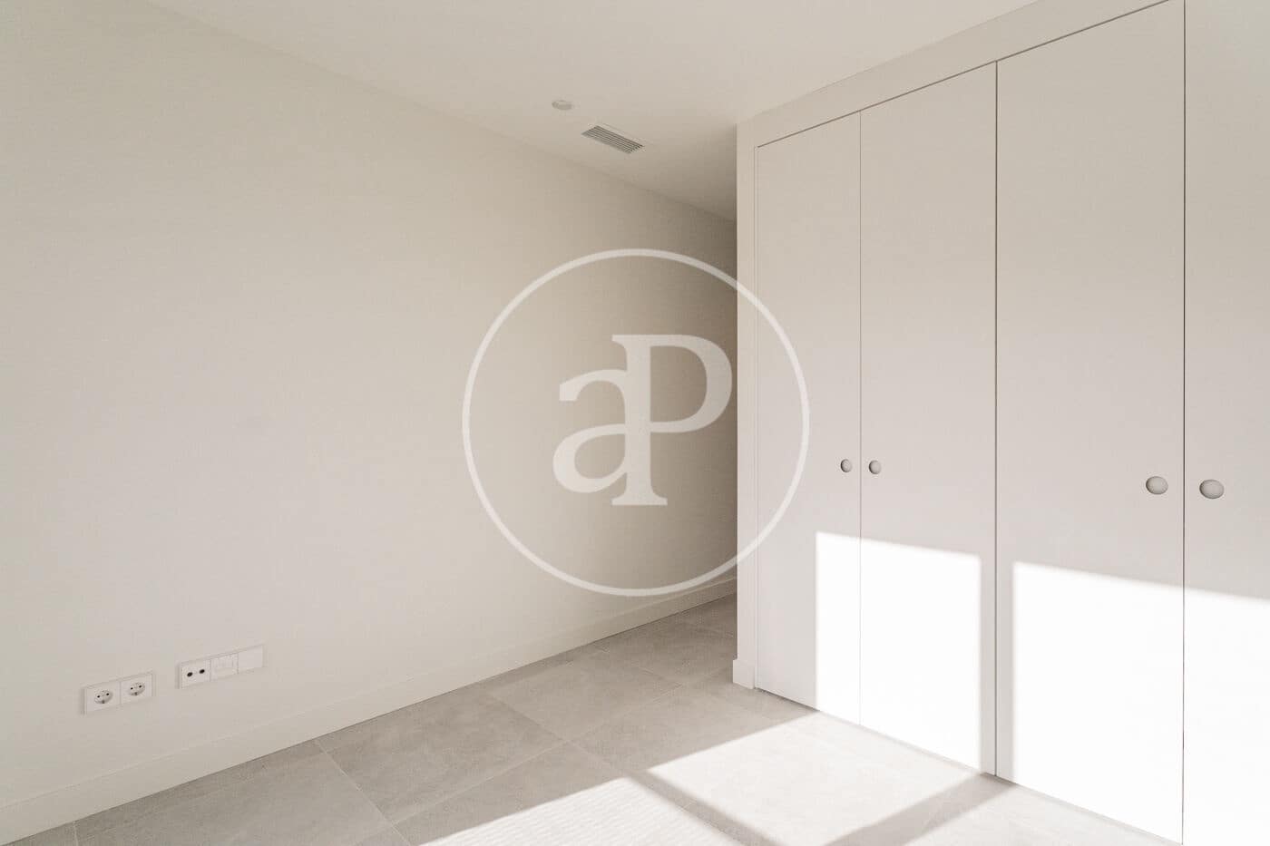 Appartement de 2 chambres à louer à Madrid ville - 1 900 € (Ref: 9656111)