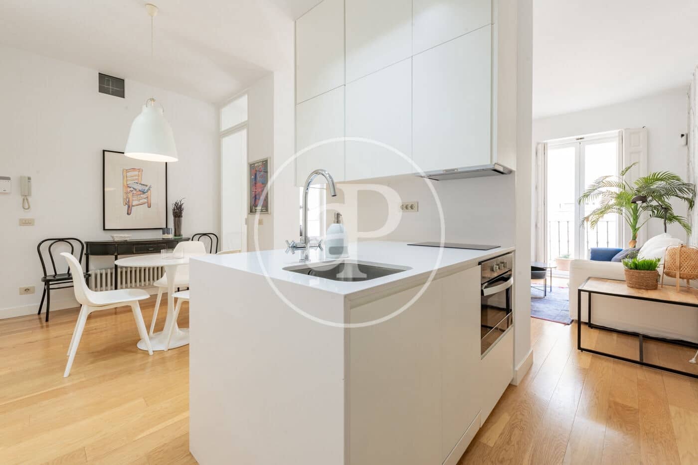 1 slaapkamer Appartement te huur in Madrid stad - € 1.900 (Ref: 9659445)