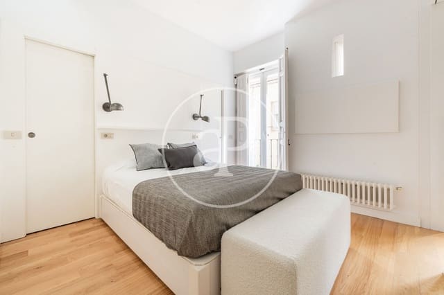 1 slaapkamer Appartement te huur in Almagro, Madrid stad - € 1.900 (Ref: 9659445)