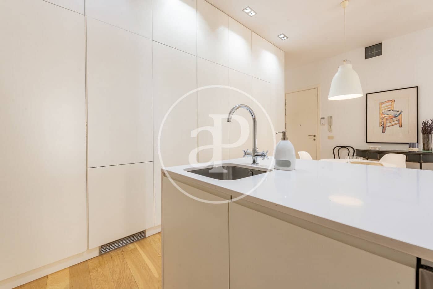 1 slaapkamer Appartement te huur in Madrid stad - € 1.900 (Ref: 9659445)