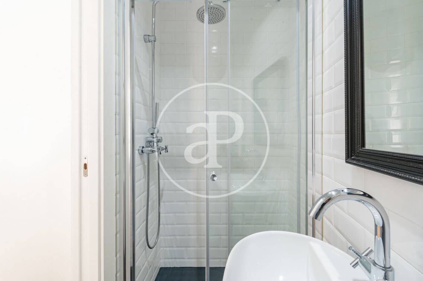 1 slaapkamer Appartement te huur in Madrid stad - € 1.900 (Ref: 9659445)