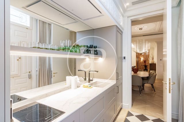 2 bedroom Apartment for rent in Castellana, Madrid city - € 4,000 (Ref: 9659449)