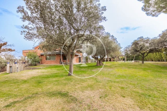 6 slaapkamer Villa te koop in San Sebastián de los Reyes met zwembad - € 1.700.000 (Ref: 9659452)