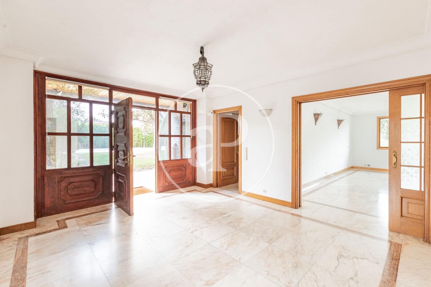 6 slaapkamer Villa te koop in San Sebastian de los Reyes met zwembad - € 1.700.000 (Ref: 9659452)